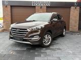 Hyundai Tucson 1.7 CRDi blue Advantage I NAV I KAM I AHK - Hyundai mit Diesel-Antrieb: 7