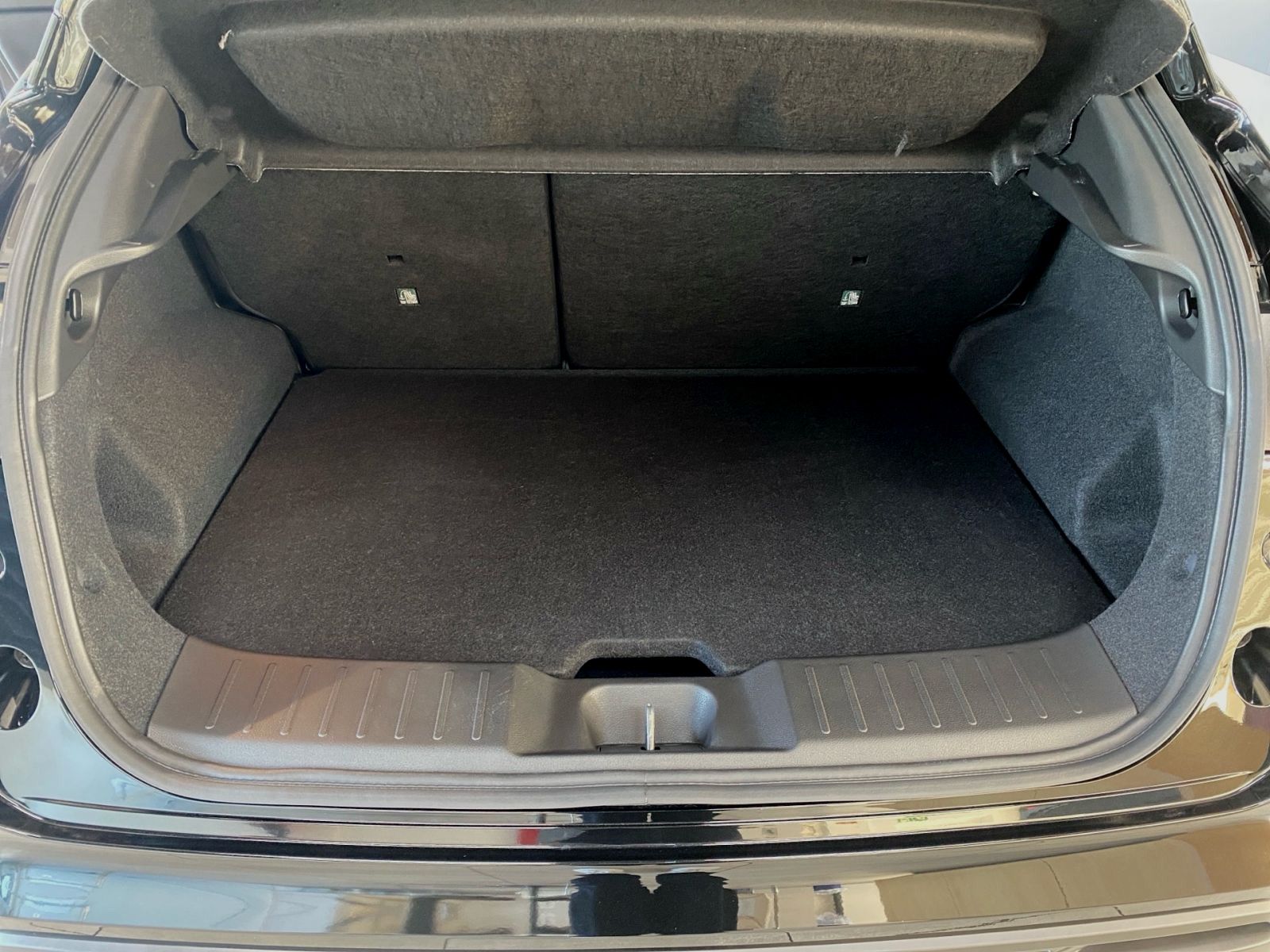 Fahrzeugabbildung Nissan JUKE 1.0 DIG-T 6MT ACENTA NC Komfort*LED*Sitzhzg