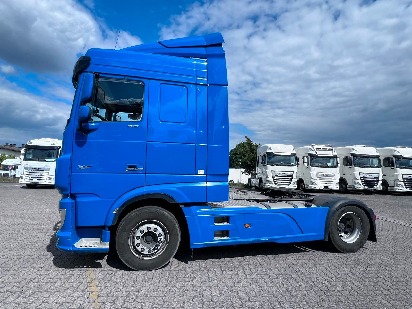 Fahrzeugabbildung DAF XF 480 FT, SC, Intarder