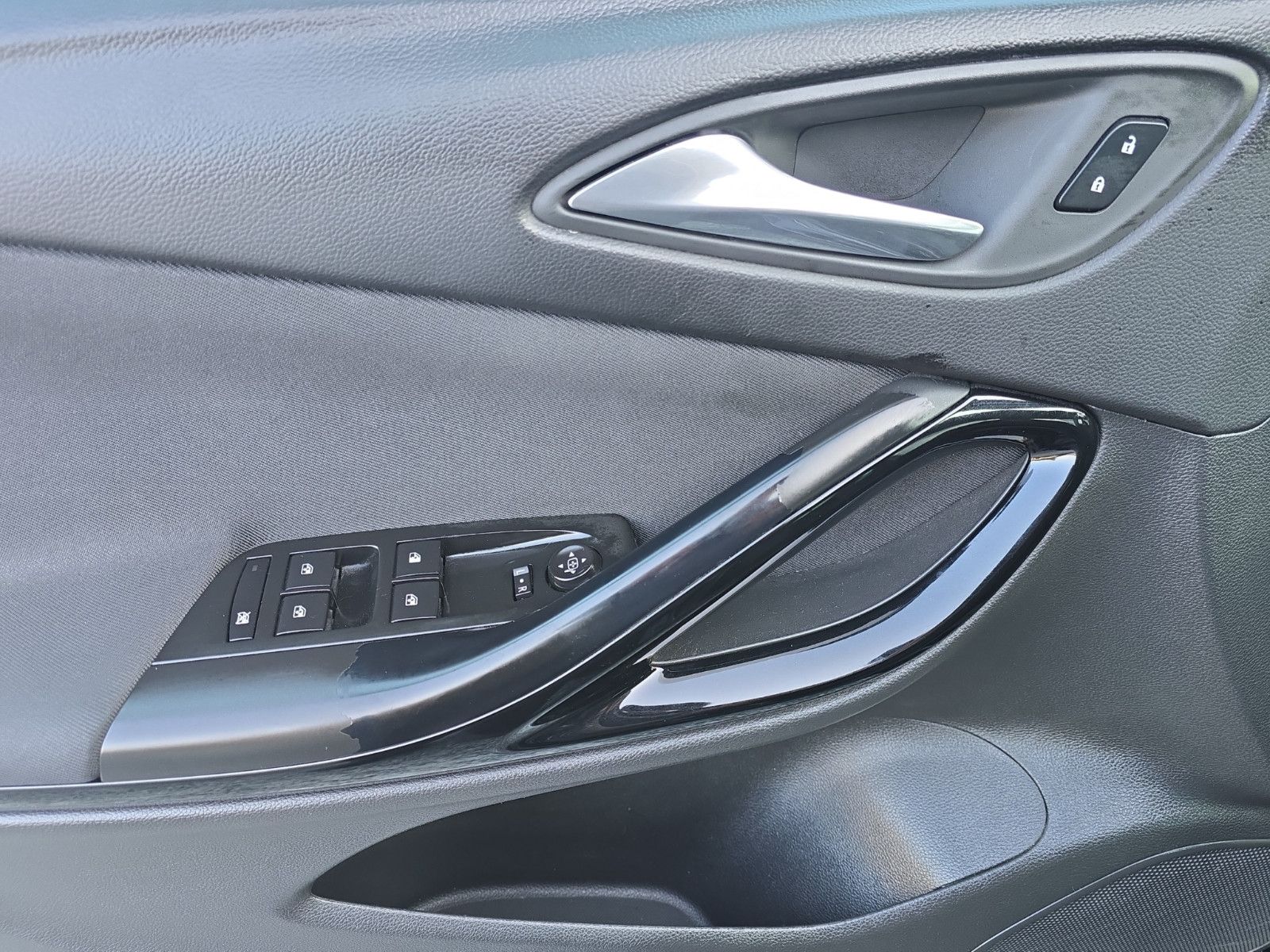 Fahrzeugabbildung Opel Astra K Dynamic+LED+NAVI+TEMPOMAT+SPURASISTENT