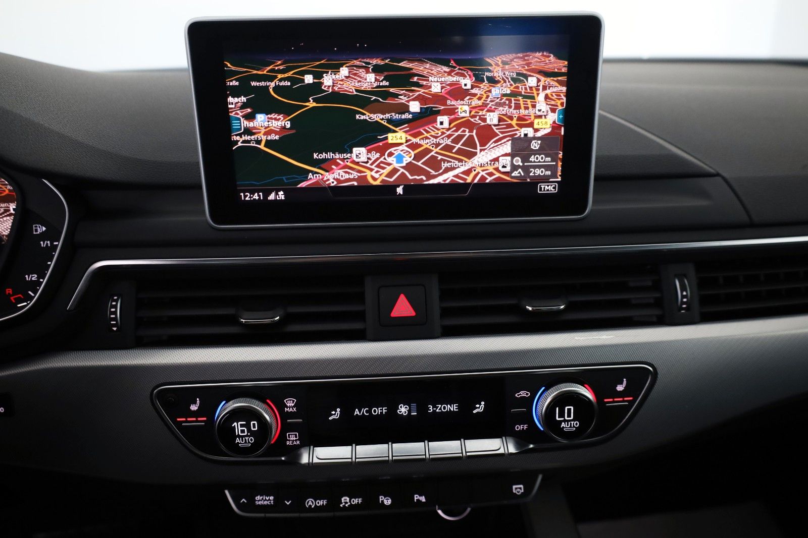 Fahrzeugabbildung Audi A4 Avant 45 TFSI S Line Leder,Navi,LED,Panorama