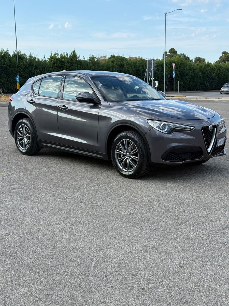 Alfa Romeo Stelvio 2.2 Turbodiesel 190 CV AT8 Q4 imagem 2
