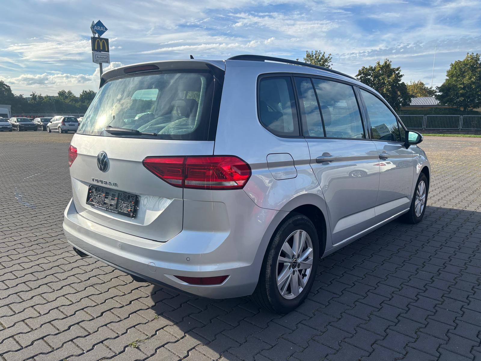 Fahrzeugabbildung Volkswagen Touran 2.0 TDI DSG Comfortline-NAVI-ACC-PDC-SHZ-