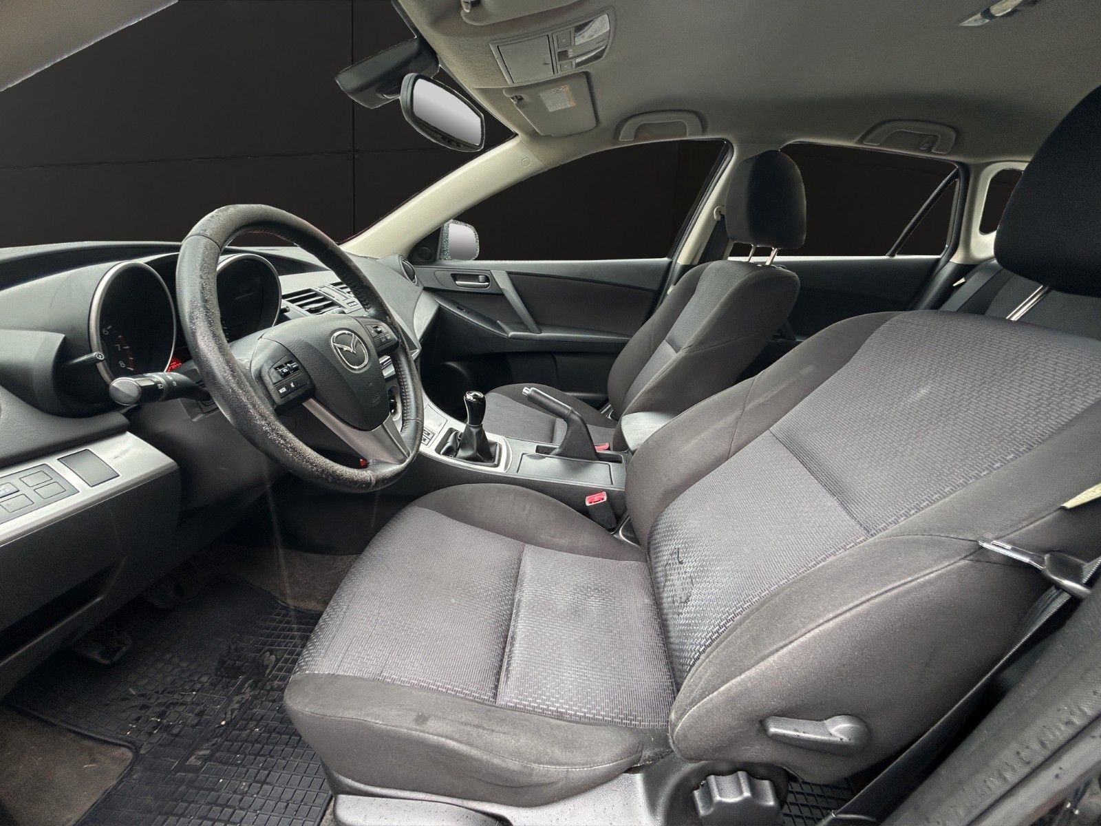 Fahrzeugabbildung Mazda 3 Lim. Center-Line/Service Neu/Navi/Sitzheizung/