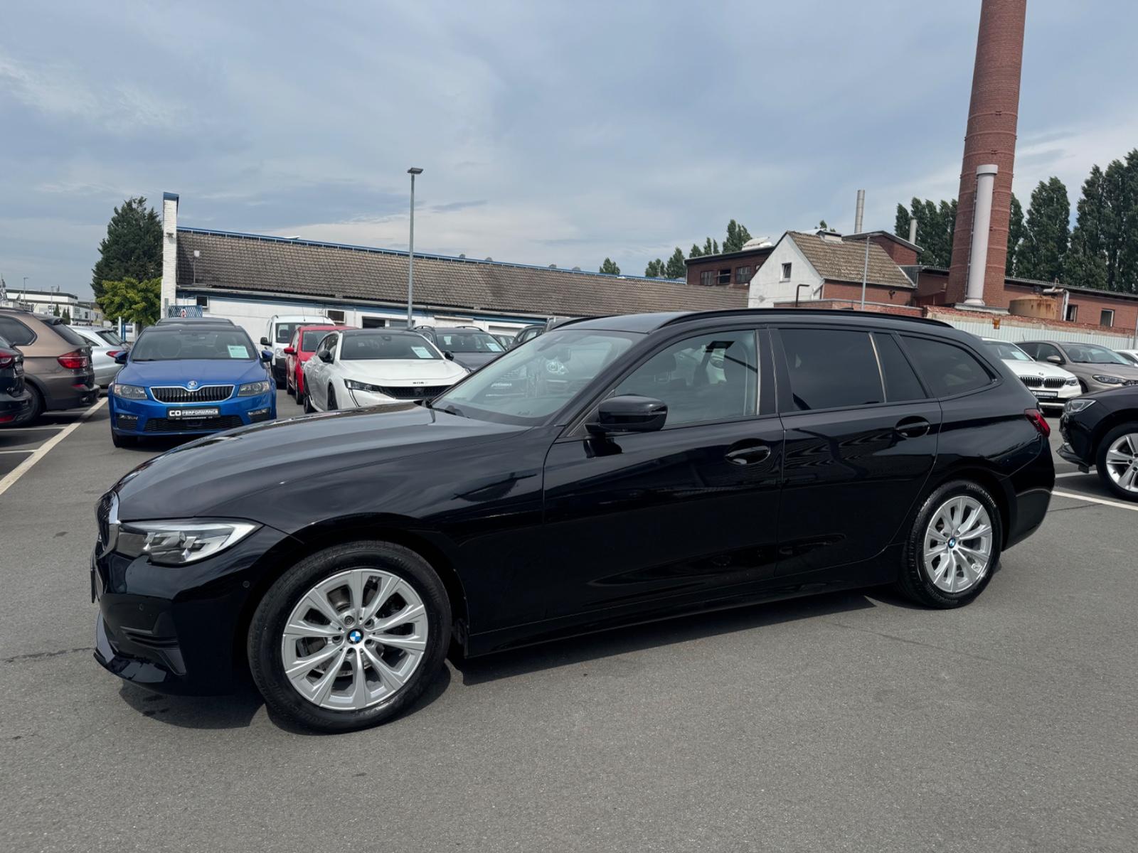 BMW 318 d *ADVANTAGE*TÜV NEU*LED*PDC*1HAND*NAVI