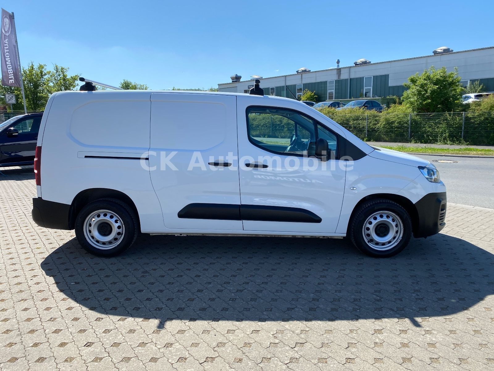 Fahrzeugabbildung Citroën Berlingo Kasten Driver XL/L2/Navi/Klima/Kamera