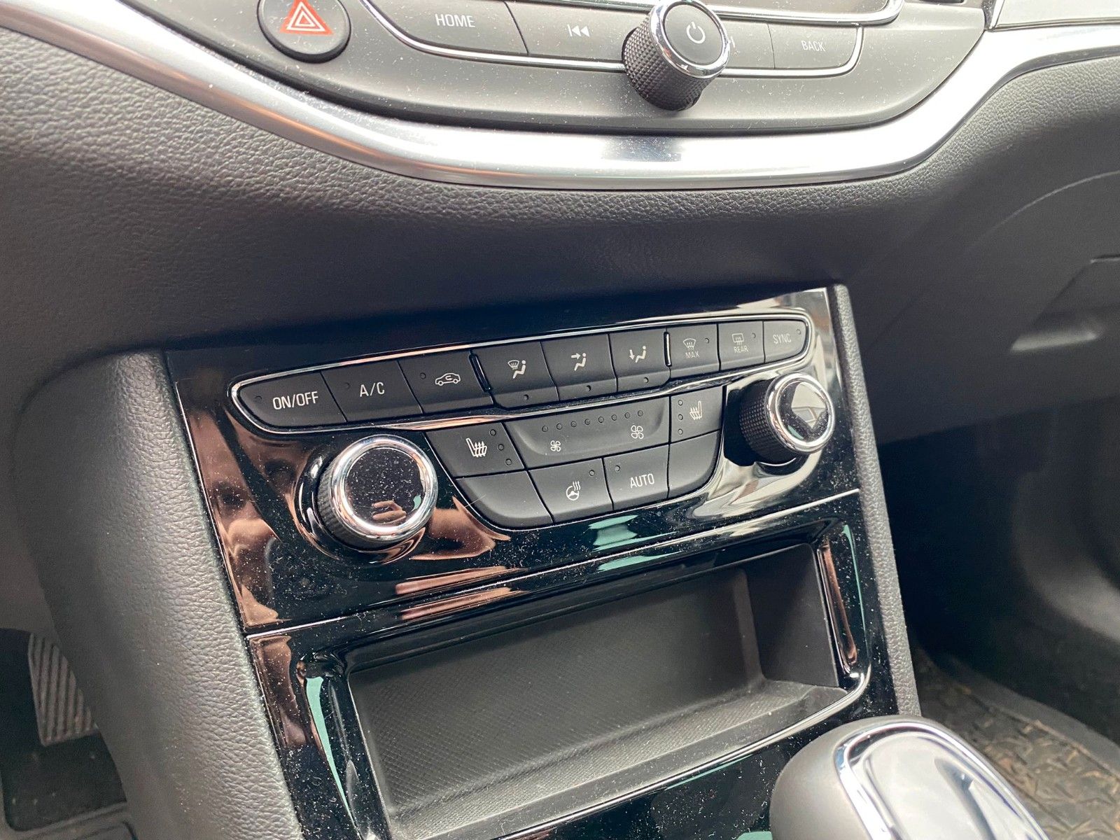 Fahrzeugabbildung Opel Astra K ST 1.5D ELEGANCE NAVI/LED/KAMERA/SH/DAB+