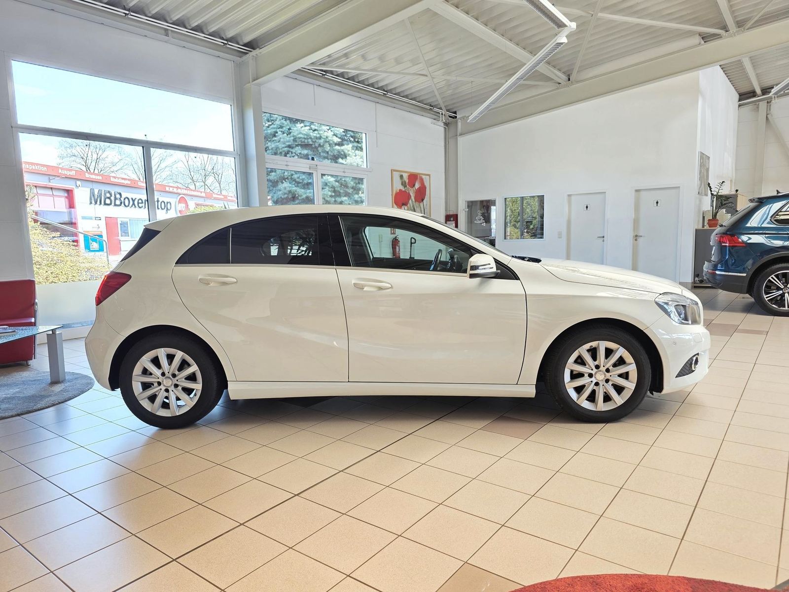 Fahrzeugabbildung Mercedes-Benz A 180 Style/Xenon/Navi/Memory/Kamera/SunSet