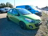 Mazda 2 Lim. 1.3  Active - Mazda 2: Grün, Metallic