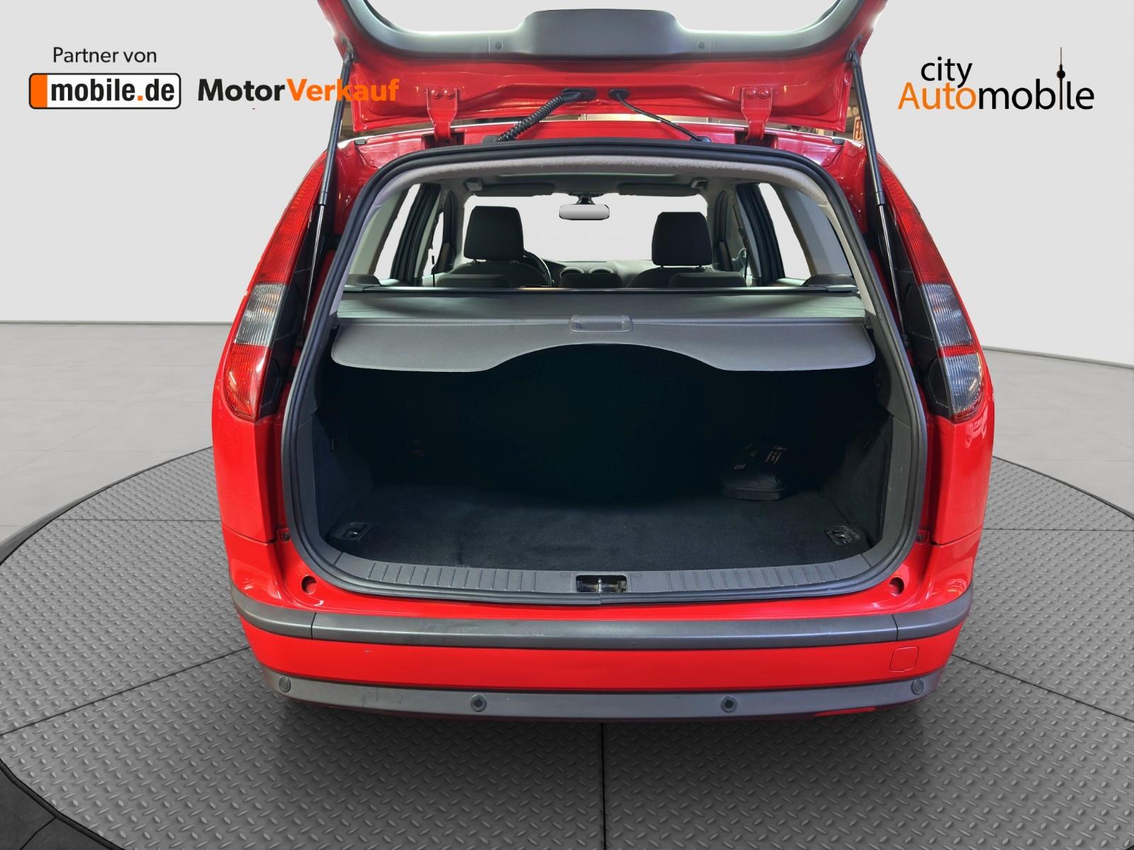 Ford Focus 2006 — photo 17