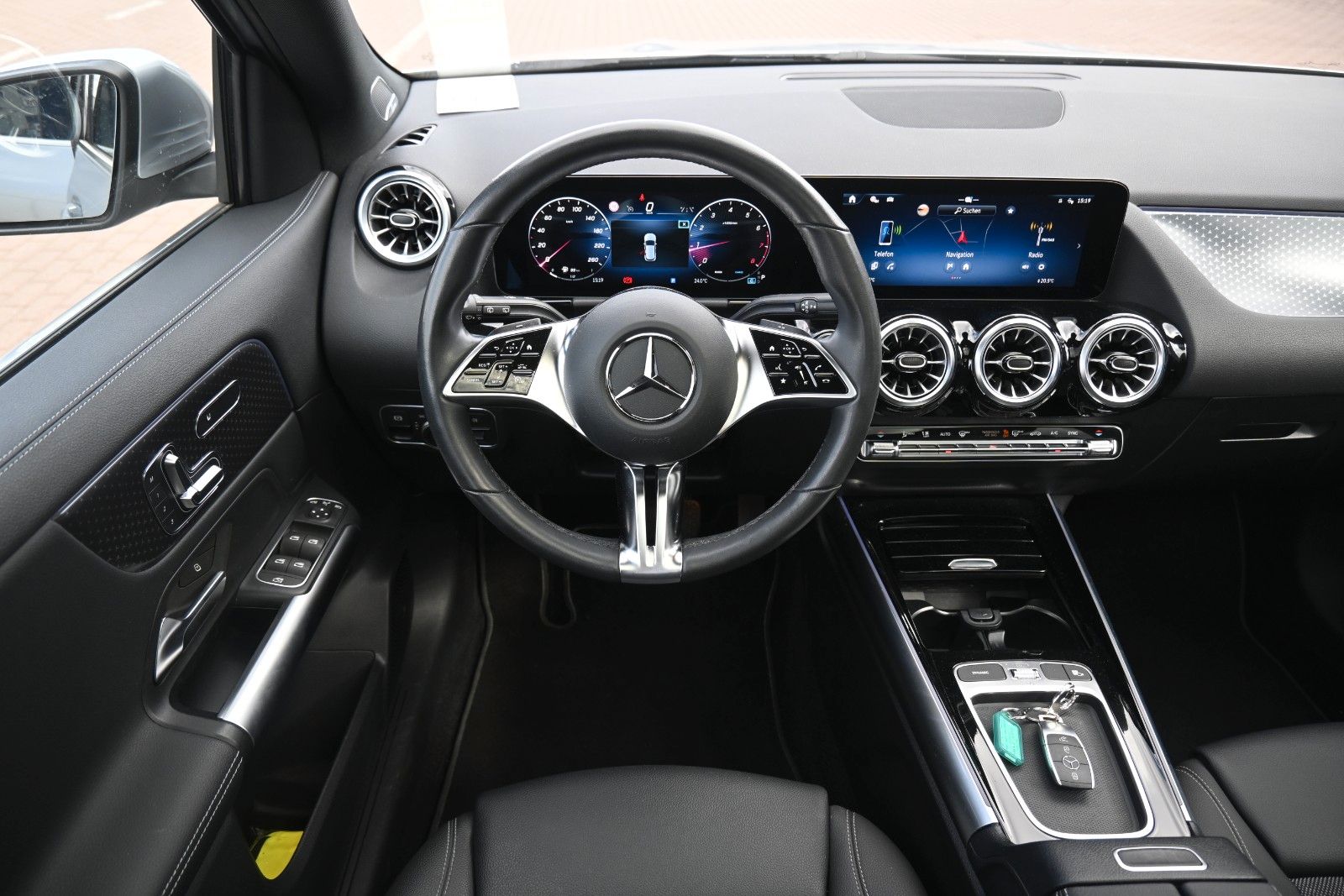 Fahrzeugabbildung Mercedes-Benz GLA 200 DKG Progressive*PANO*CAM*Totw.*AHK