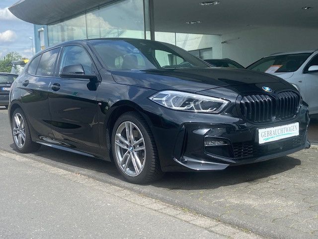 Fahrzeugabbildung BMW 118 i M Sport , LED , NAVI + RFK , PANORAMA
