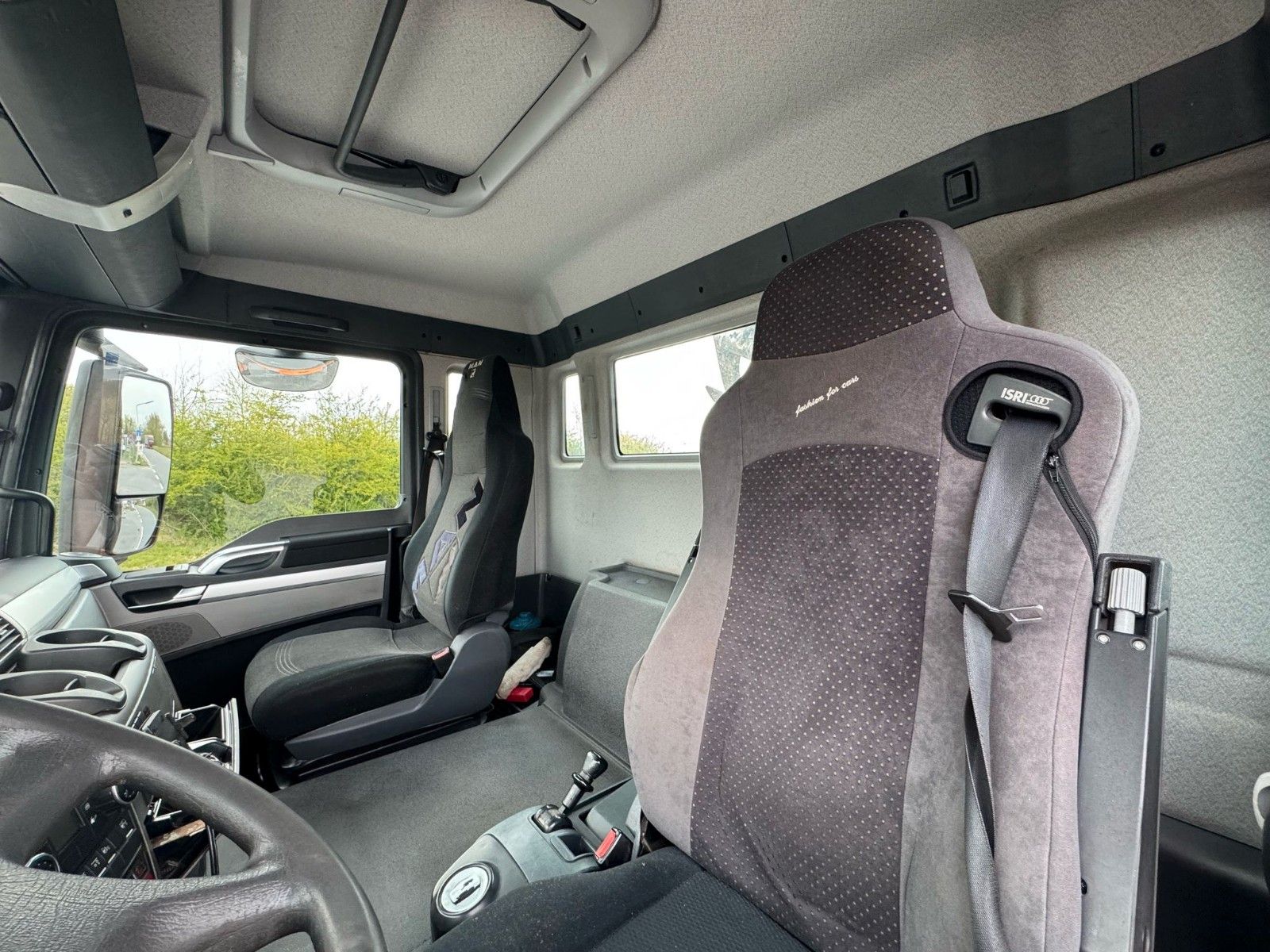 Fahrzeugabbildung MAN TGS 26.440 6x2-4 BL Abrollkipper / Kran