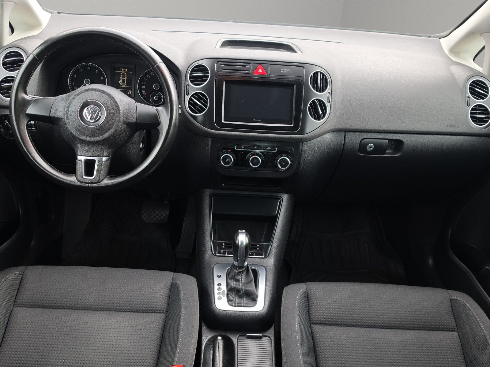 Fahrzeugabbildung Volkswagen Golf Plus VI Team AUTOMATIK STEUERKETT TÜV NEU