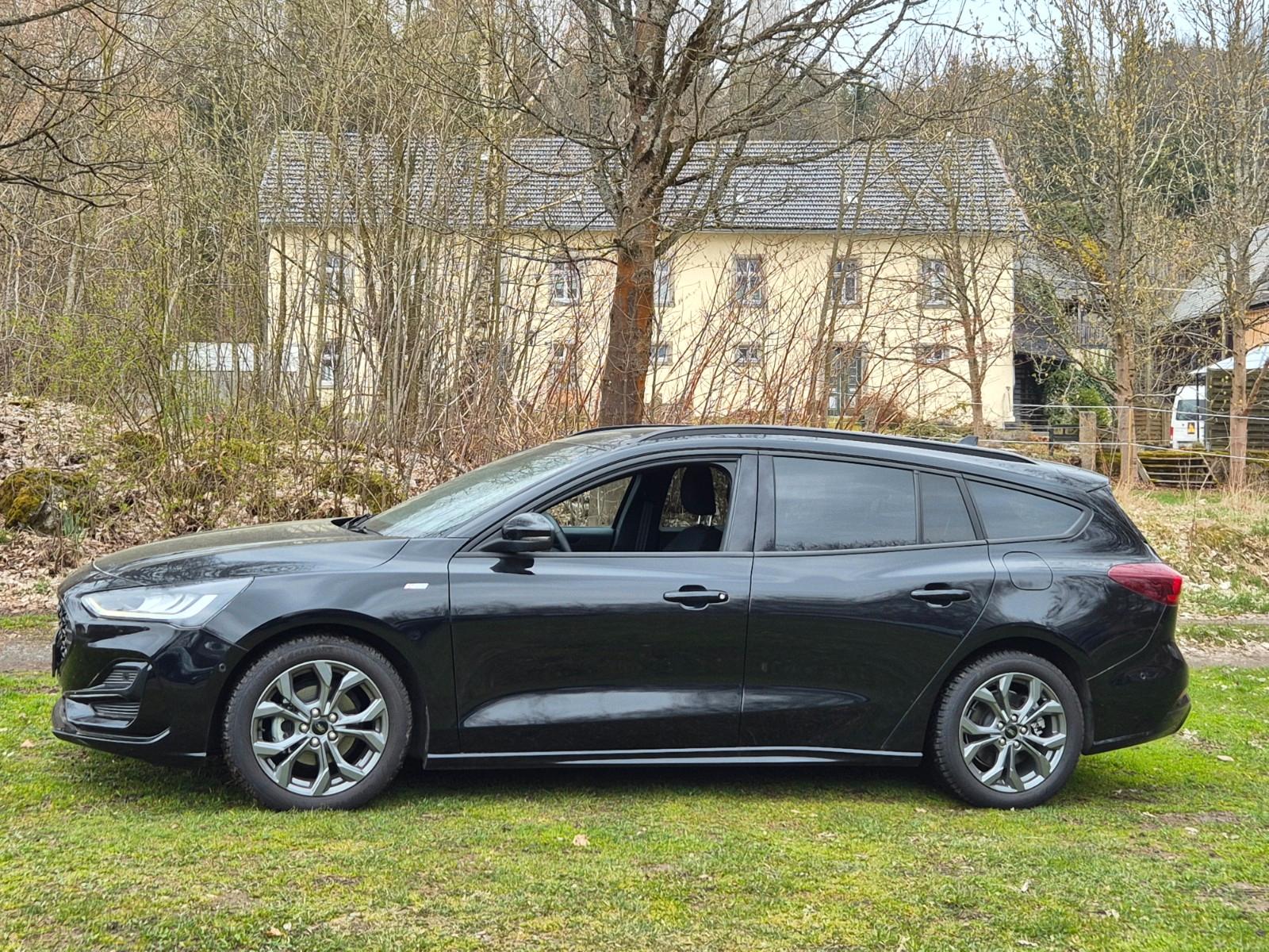 Ford Focus Turnier ST-Line X MHEV*HEAD-UP*AHK*LED*