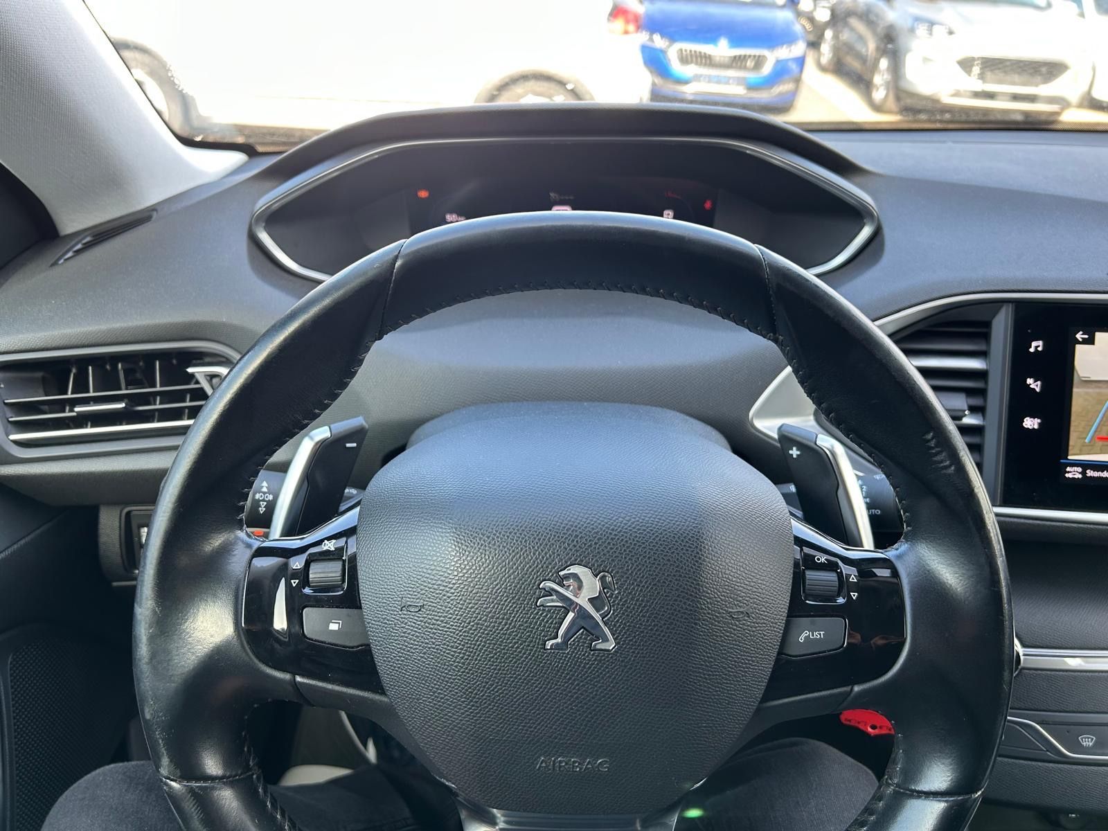 Fahrzeugabbildung Peugeot 308 SW Allure°Automatik°AHK°Kamera°Navi°1.Hand°