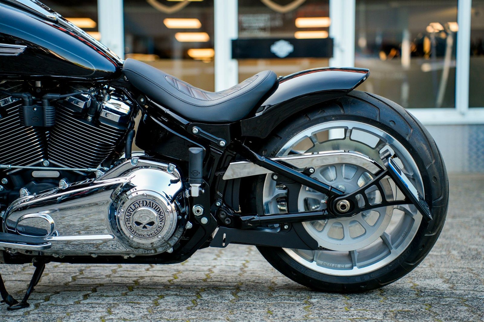 Fahrzeugabbildung Harley-Davidson SOFTAIL FAT BOY FLFBS 114 - JEKILL&HYDE -