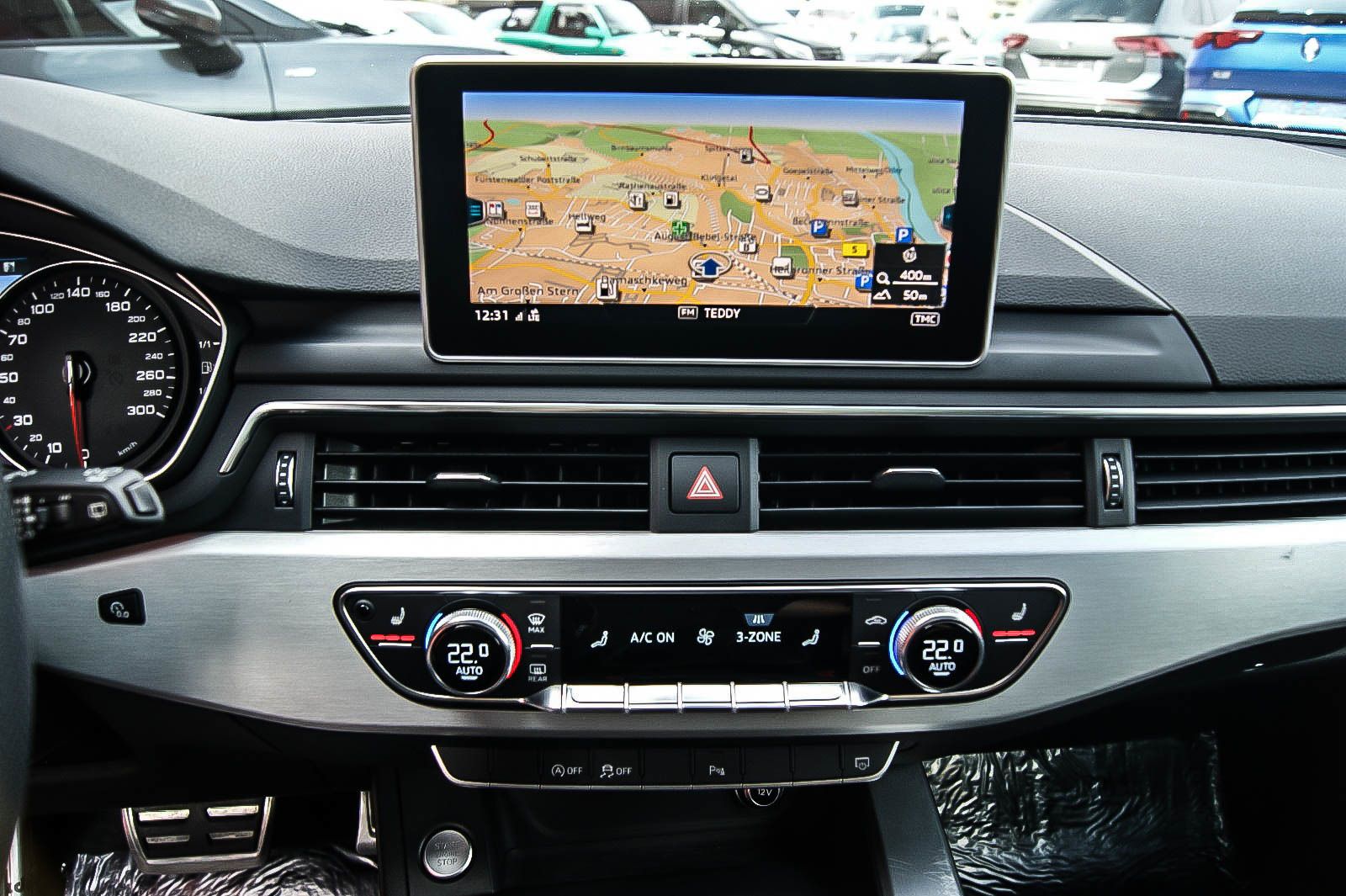 Fahrzeugabbildung Audi A4 Avant 20 TDI S-Line SPORT PANORAMA KAMERA DSP