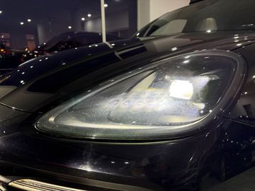 Porsche Cayenne - 5