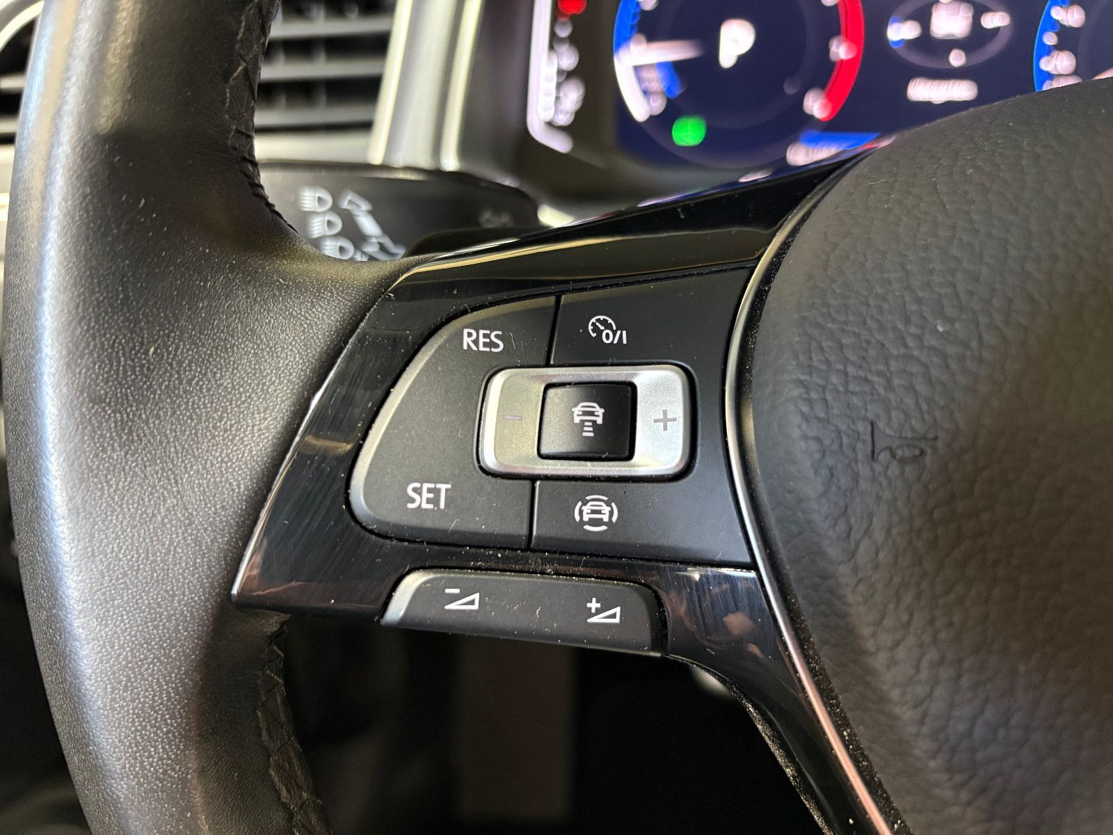 Fahrzeugabbildung Volkswagen T-Roc Cabriolet TSI/APPLE/PDC/ACC/NAVI/SHZ/TOTWI
