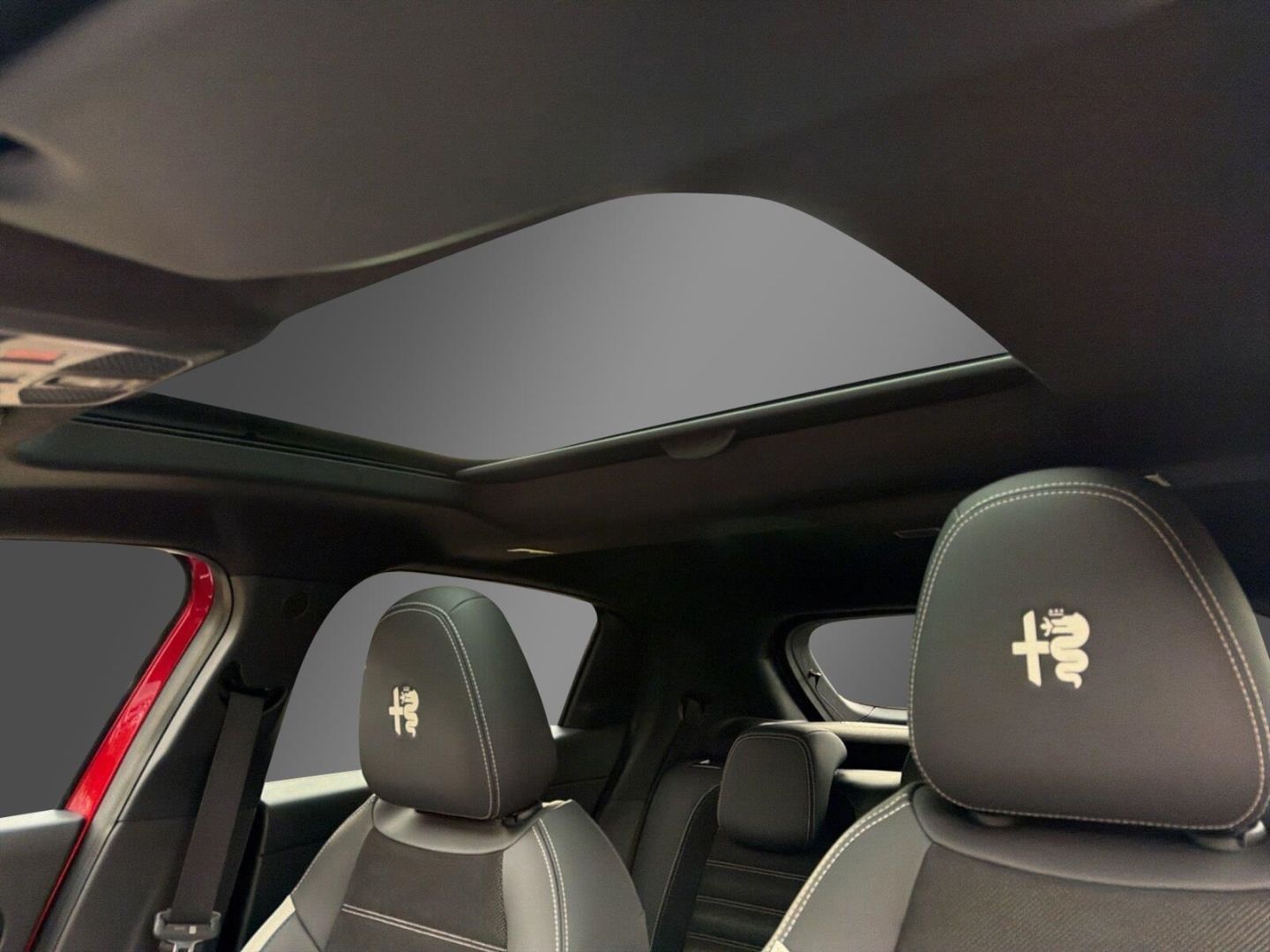 Fahrzeugabbildung Alfa Romeo Junior Ibrida 1.2 VGT 48V-Hybrid 107 kW Sport Sp
