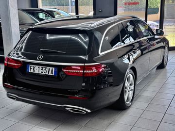 Mercedes E 220 - 4