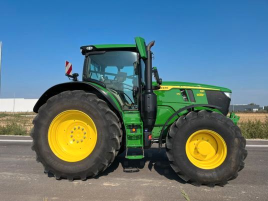 John Deere 6R 215