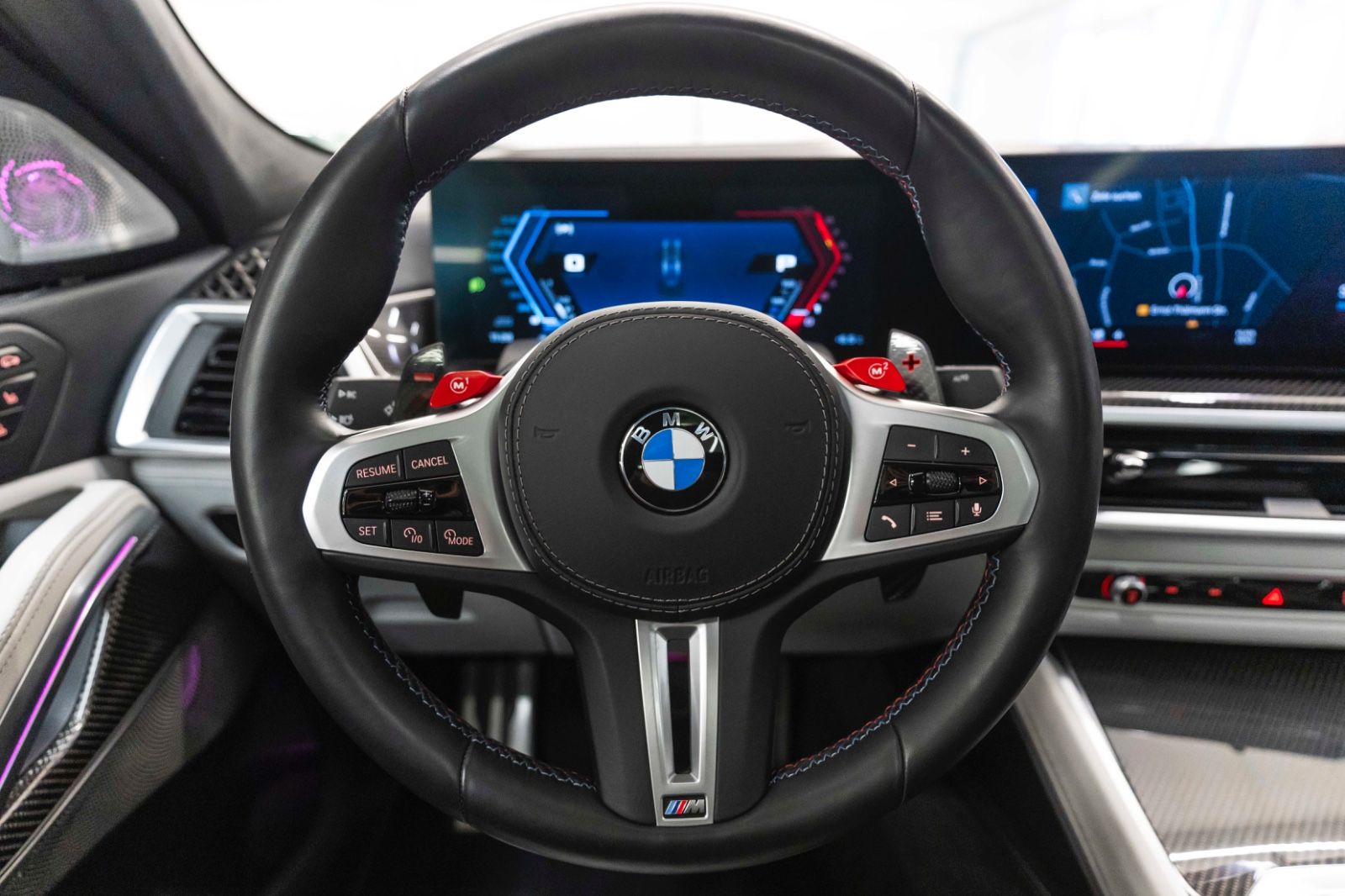 Fahrzeugabbildung BMW X6 M Competition B&W SKY LOUNGE 360° M+S