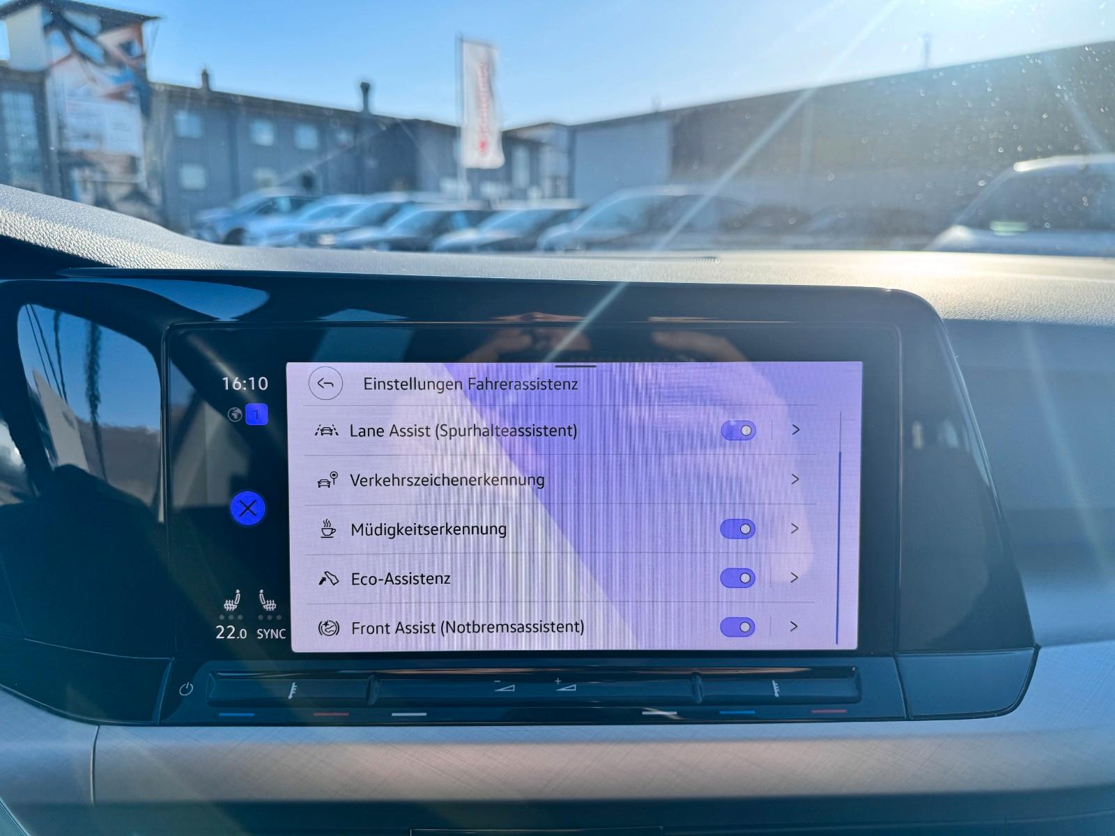 Volkswagen Golf VIII Lim. Life 2.0 TDI /LED/NAVI/AMBIENTE, миниатюра 16