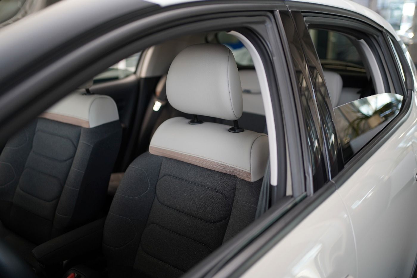 Fahrzeugabbildung Citroën C3 PureTech 110 Shine Pack Sitzheizung Navi DAB