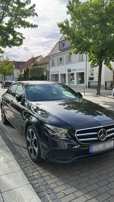 Image of Mercedes-Benz E 220