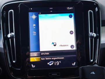 Volvo XC40 Momentum 2WD*AHK*LED*SHZ*Kamera*PDC*