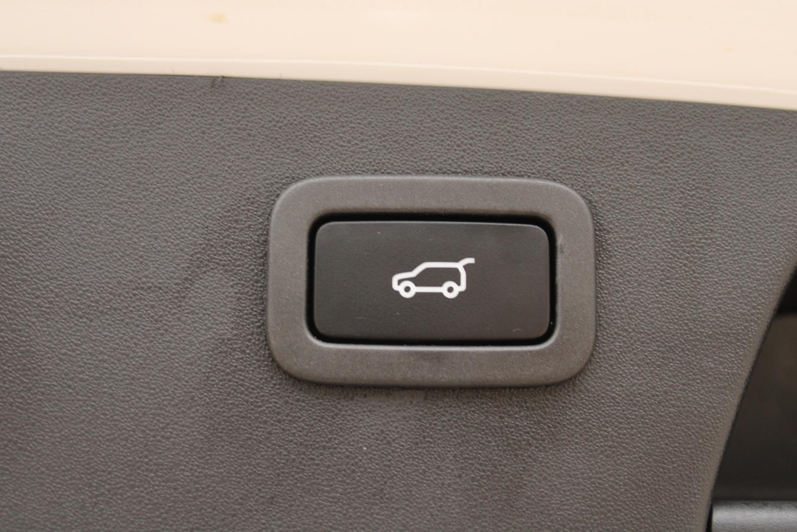 Fahrzeugabbildung Jaguar E-Pace P200 R-Dynamic SE AWD