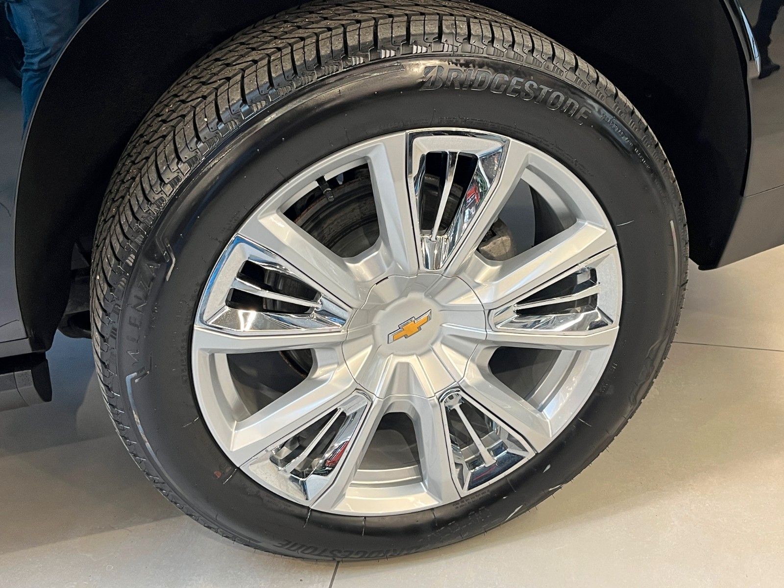 Fahrzeugabbildung Chevrolet Suburban High Country 6.2 *AHK*Pano*360°
