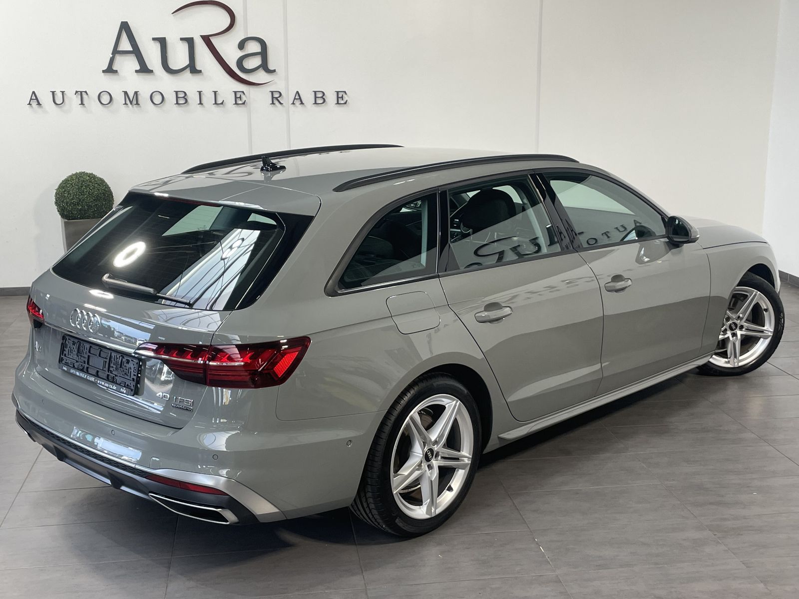 Fahrzeugabbildung Audi A4 Avant 40 TFSI Qu S-Line NAV+LED+360°+18ZO+1HD