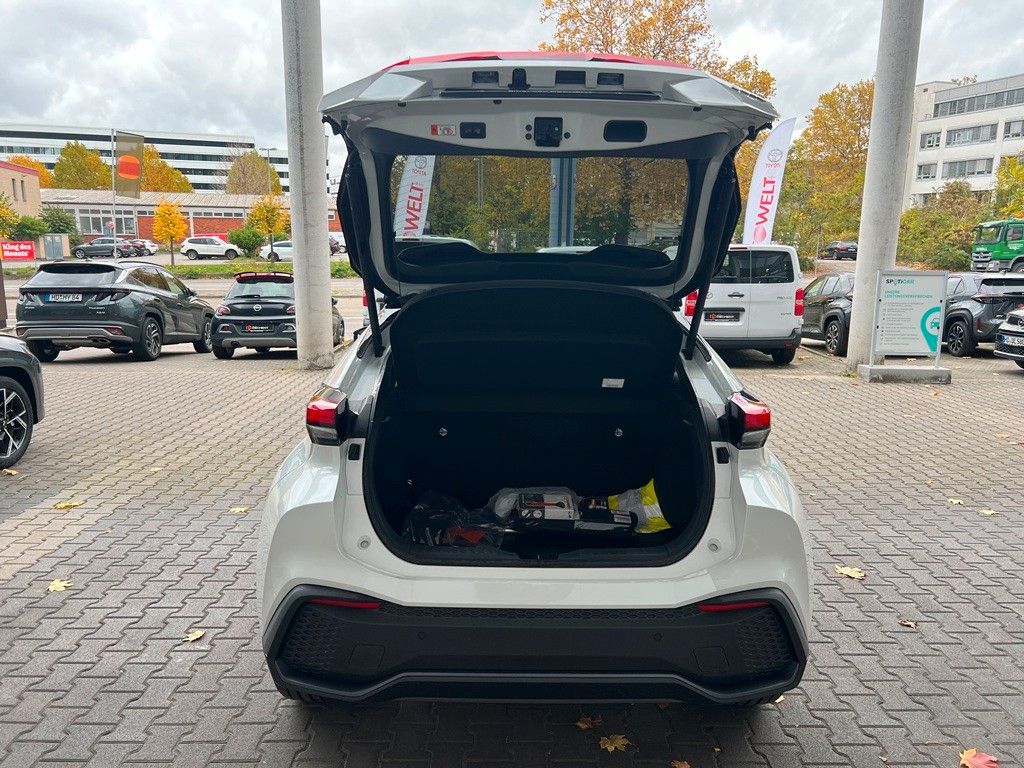 Fahrzeugabbildung Toyota C-HR 1.8 Hybrid FWD Teamplayer Technikpaket