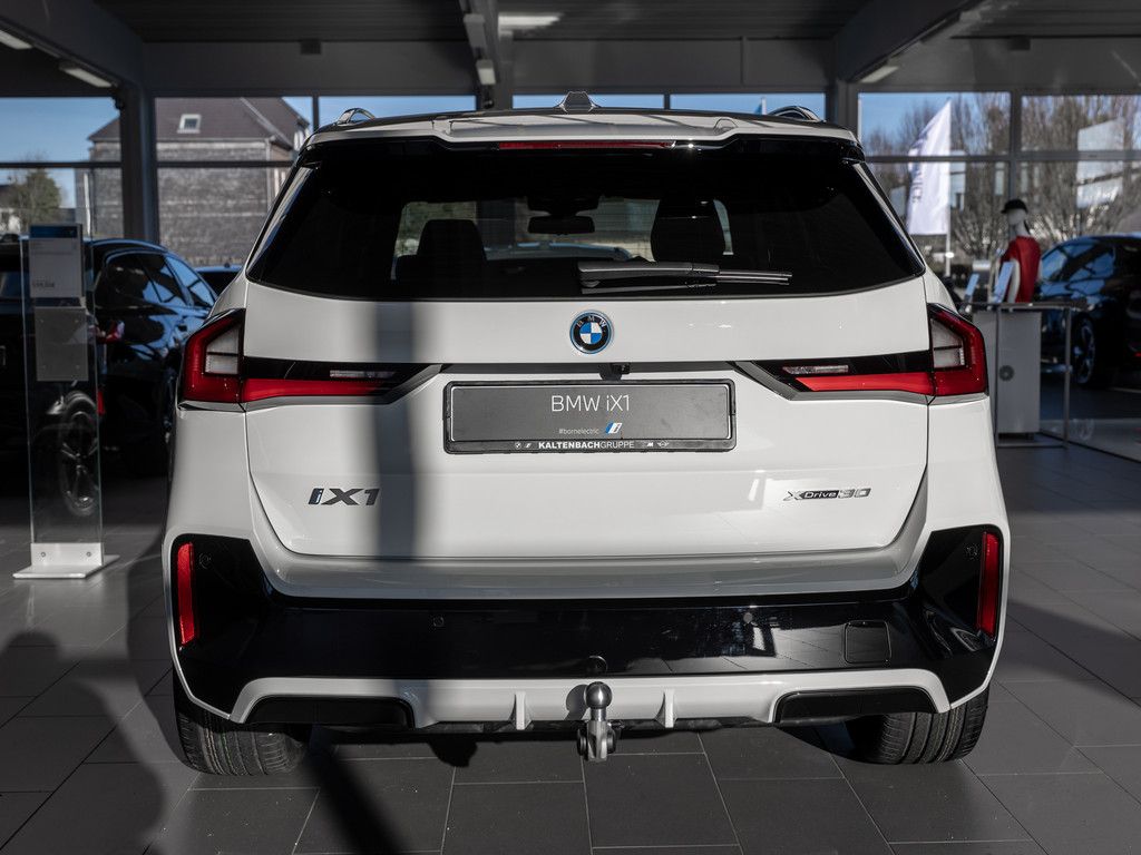 BMW iX1 - Bild 7