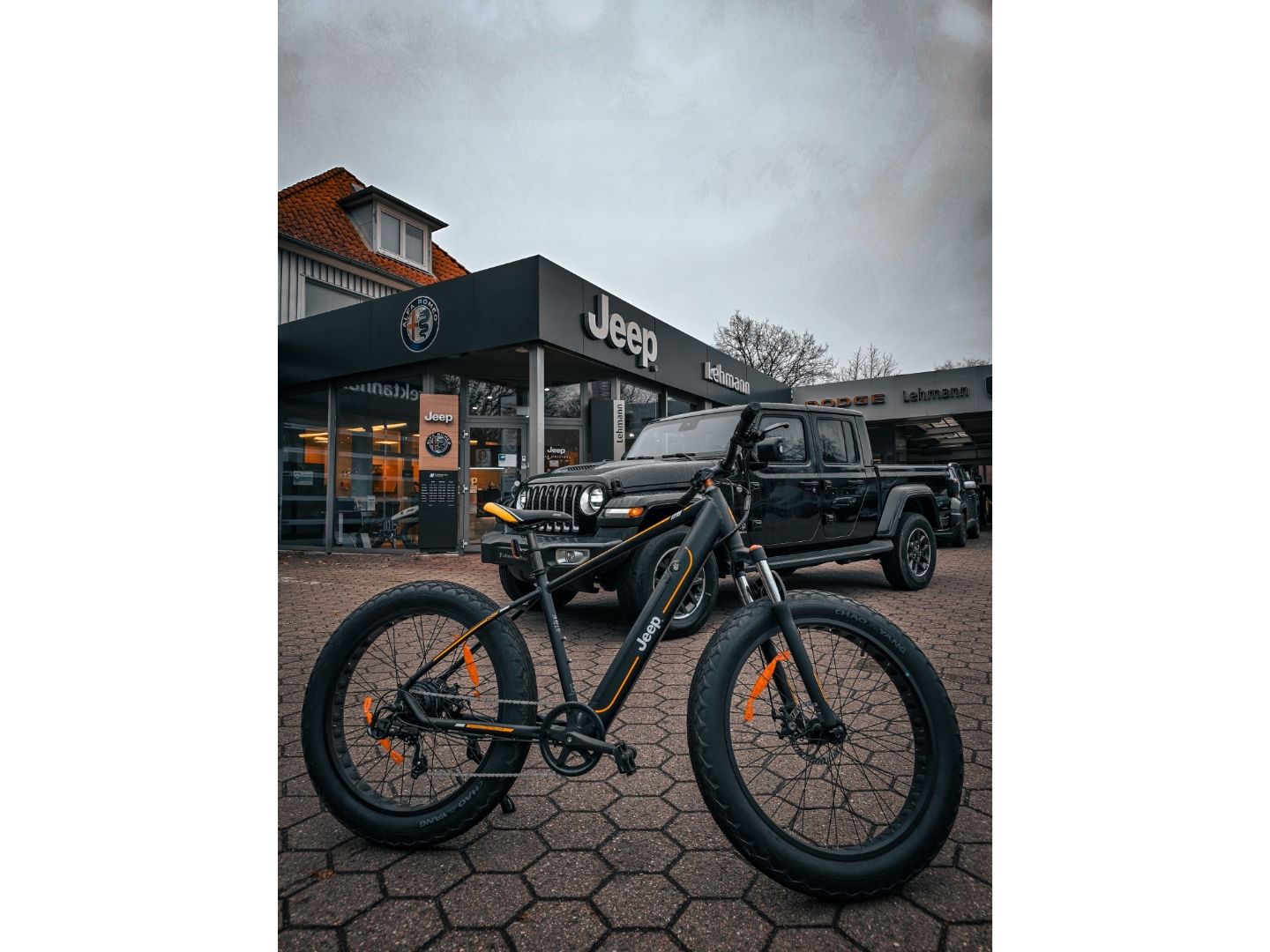 Fahrzeugabbildung Jeep Gladiator 3.0 V6 MultiJet AWD E-Bike Geschenkt