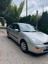 Ford Focus 1.8 Ghia - Youngtimer - TÜV 01/... - gebrauchte Ford Focus aus dem Jahr 2001