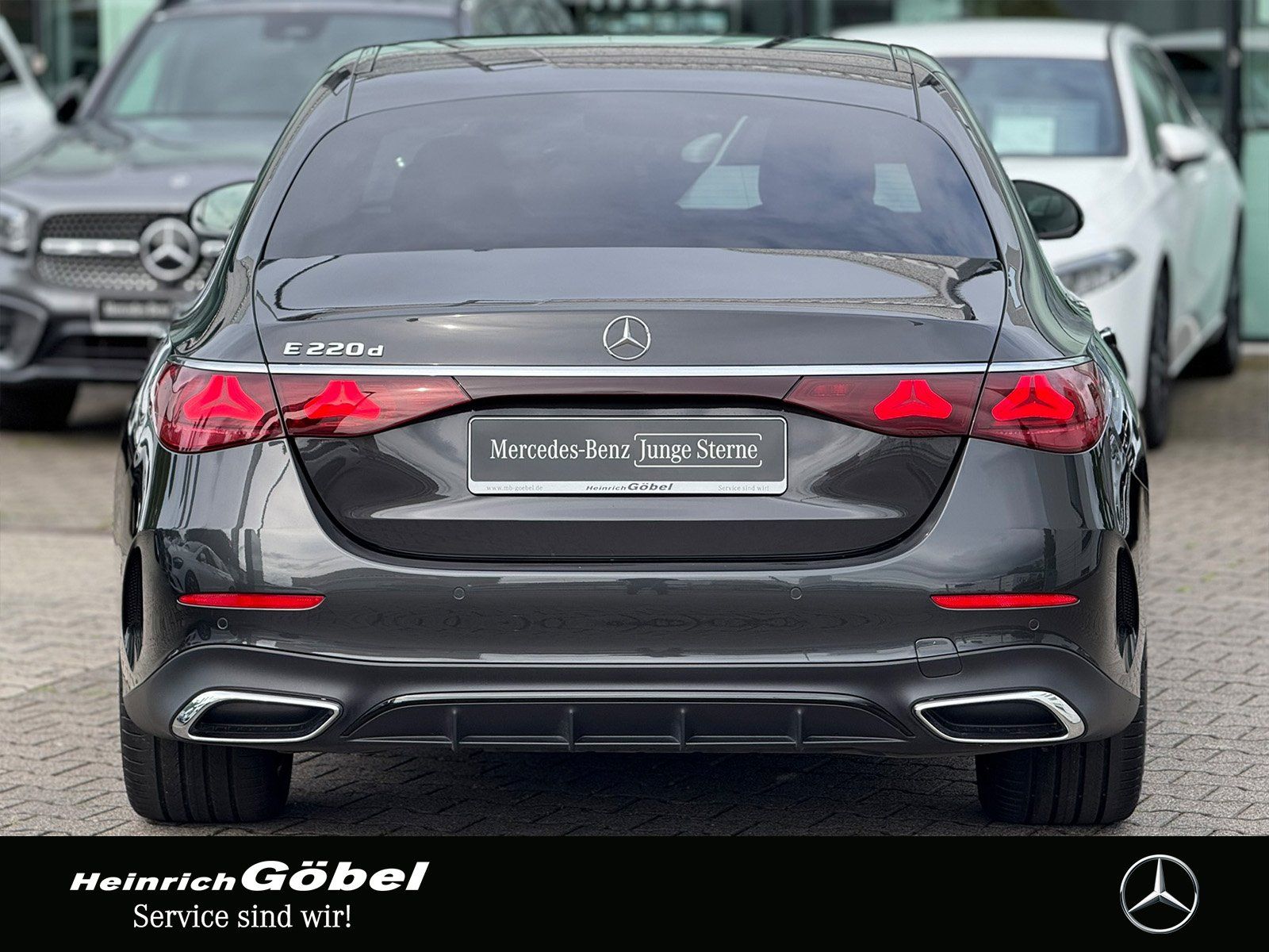 Fahrzeugabbildung Mercedes-Benz E 220 d AMG*DISTRONIC*TOTWINKEL*KEYLESS*AMBIENTE