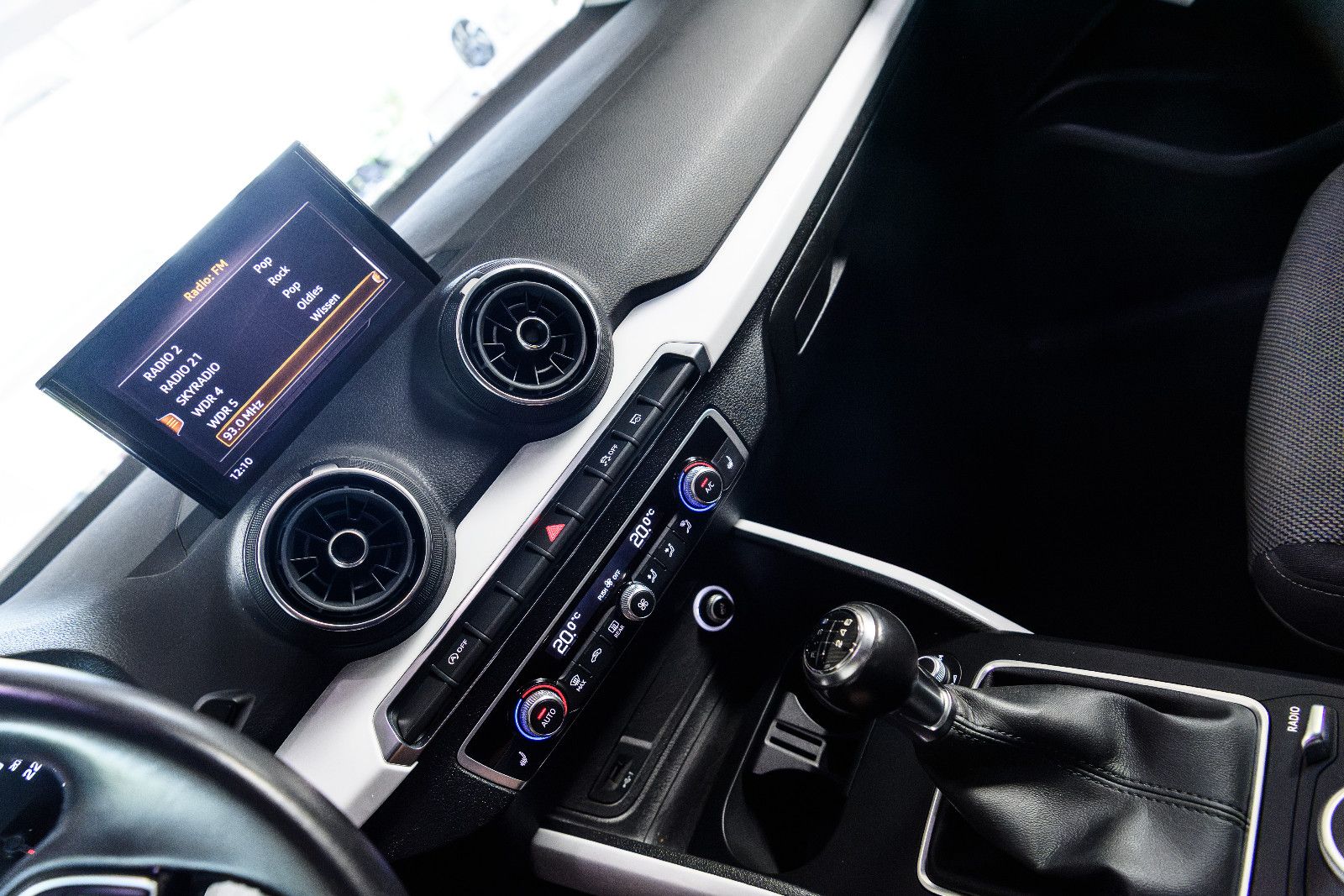 Fahrzeugabbildung Audi Q2 sport 1.6 TDI +LED +Bluetooth