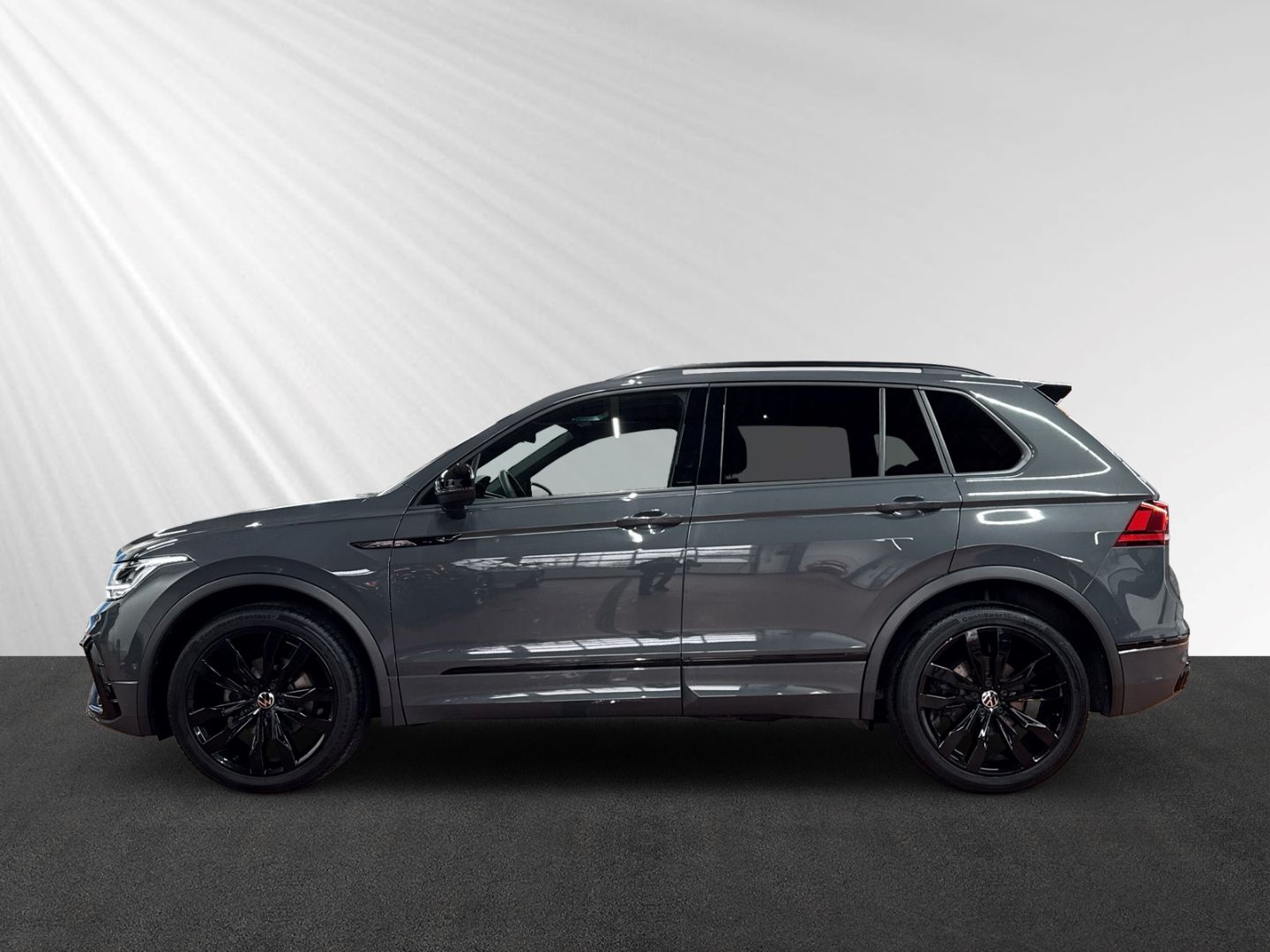 Volkswagen Tiguan 2.0 TDI R-Line DSG AHK HuD Kamera Pano foto 2