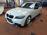 BMW 320i Touring M SPORT Panorama 2. Hand Scheckheft - BMW 320 aus 2009: Kombi