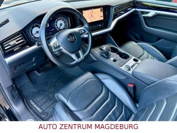Volkswagen Touareg - 12