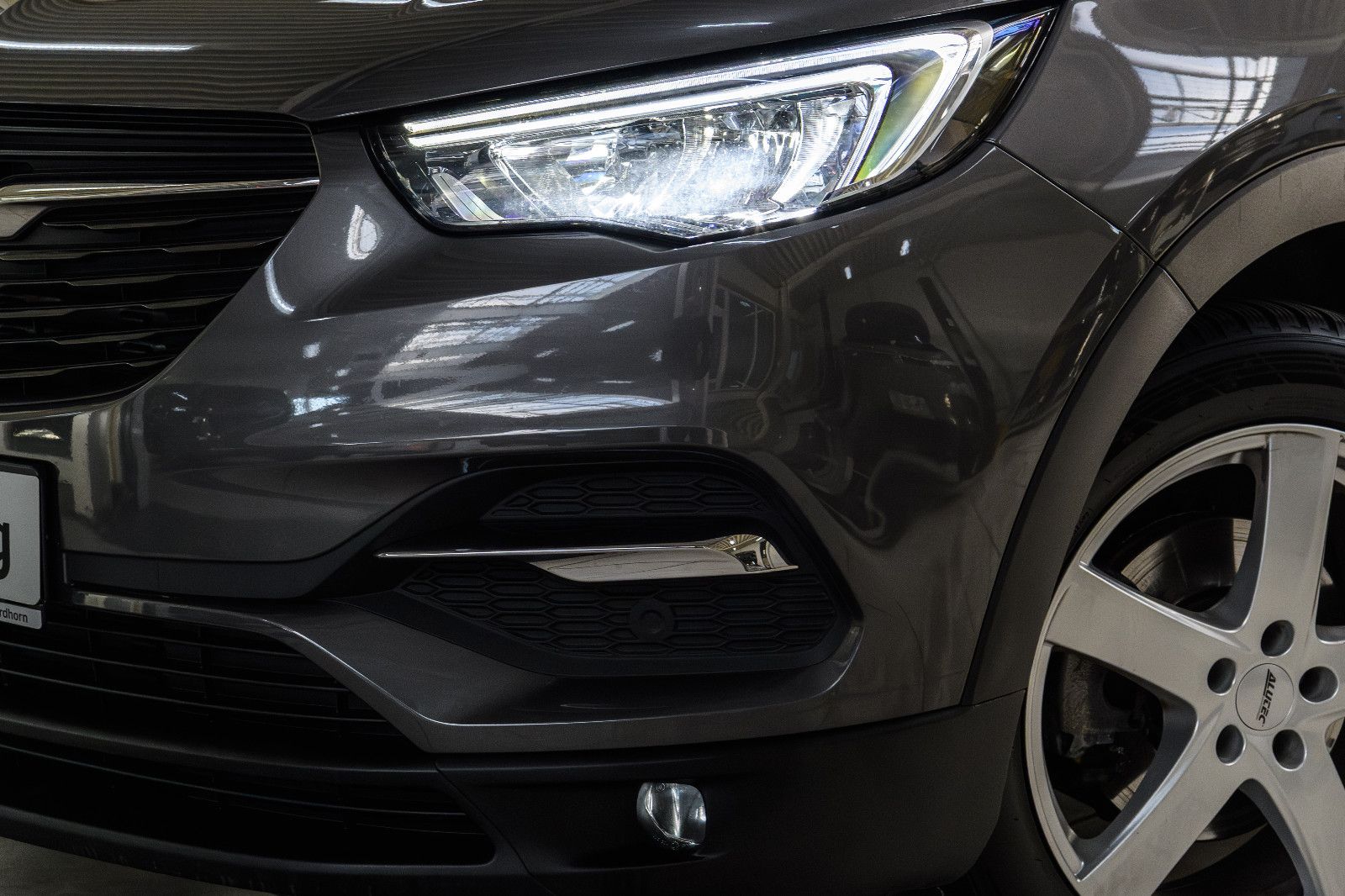 Fahrzeugabbildung Opel Grandland X /Navi+AHK+LED+Grip-Control+SH