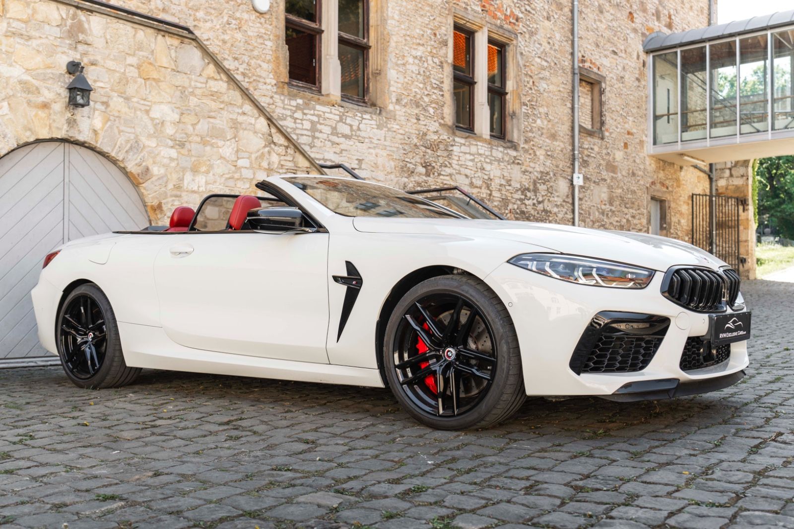 Fahrzeugabbildung BMW M8 Cabrio Competition LASER B&W ACC 3D SOFTCLOSE