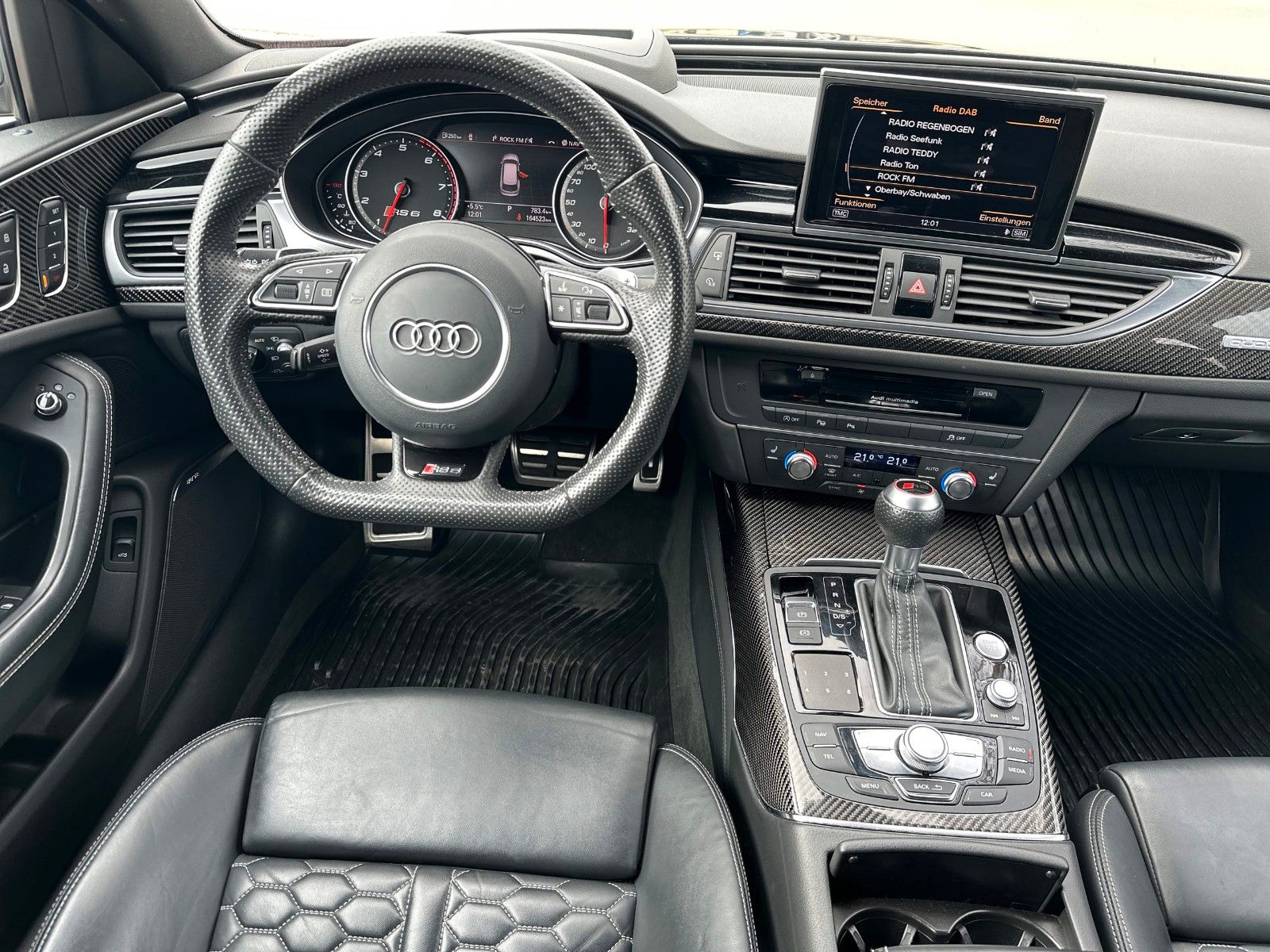 Fahrzeugabbildung Audi RS6 Avant quattro, Sportfahrwerk, 672PS