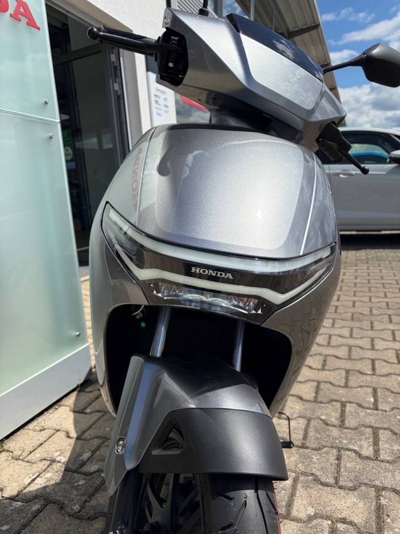 Fahrzeugabbildung Honda CUV e: Connected