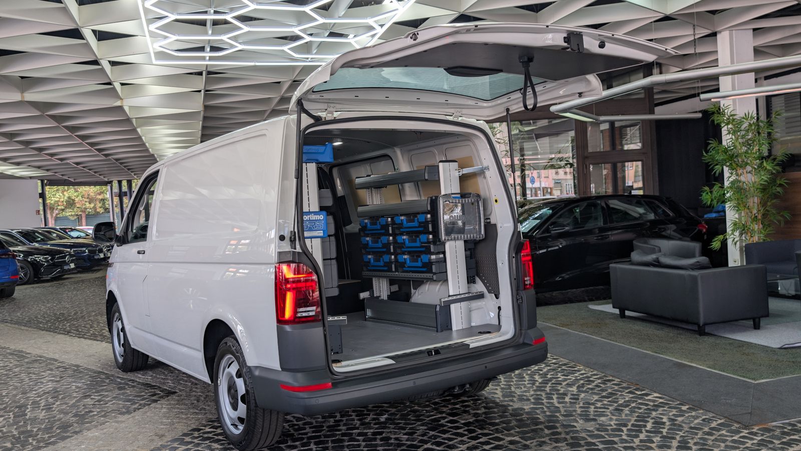 Fahrzeugabbildung Volkswagen T6 Transporter 6.1 LED*KAM*SHZ*SORTIMO-REGALE