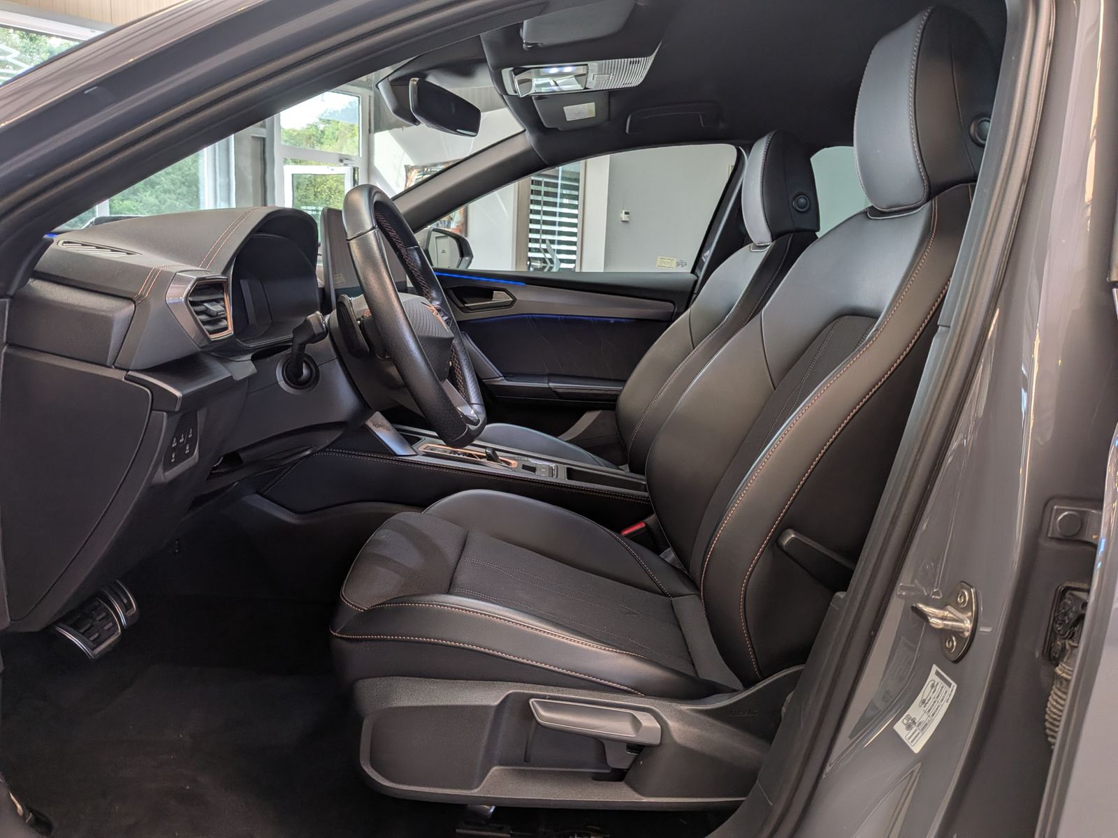 Fahrzeugabbildung CUPRA Leon 1.5 e-Hybrid MATRIX*ACC*EDGE*CARPLA*SoH100%